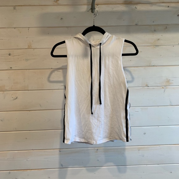 4/$30 Bluenotes | White Hooded Cutoff Top - Picture 1 of 7